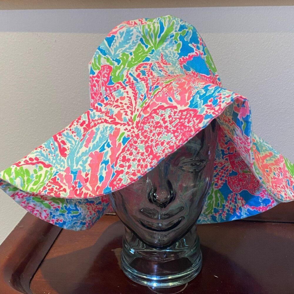 Lilly Pulitzer Let's Cha Cha Sun Glo Hat
Bucket Hat